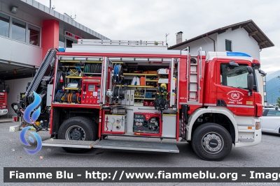 Scania P420
Vigili del Fuoco
Unione Distrettuale della Bassa Val Venosta
Bezirksverband Untervinschgau
Ospitato dal Corpo Volontario di Silandro (BZ)
Allestimento Brandschutz Rosenbauer
VF FW 36A
Parole chiave: Scania P420 VFFW36A