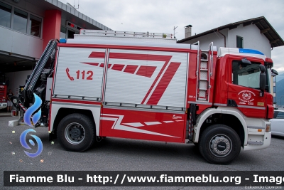 Scania P420
Vigili del Fuoco
Unione Distrettuale della Bassa Val Venosta
Bezirksverband Untervinschgau
Ospitato dal Corpo Volontario di Silandro (BZ)
Allestimento Brandschutz Rosenbauer
VF FW 36A
Parole chiave: Scania P420 VFFW36A