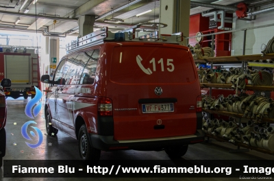 Volkswagen Transporter T5 Restyle
Vigili del Fuoco
Unione Distrettuale di Bolzano
Corpo Volontario di Bolzano Città - Stadt Bozen (BZ)
VF FW 37T
Parole chiave: Volkswagen Transporter_T5_Restyle VFFW37T