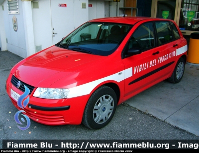 Fiat Stilo II serie
Comando Provinciale di Pordenone, versione senza lampeggianti.
Parole chiave: Fiat_Stilo_IIserie_VF_23101_Pordenone