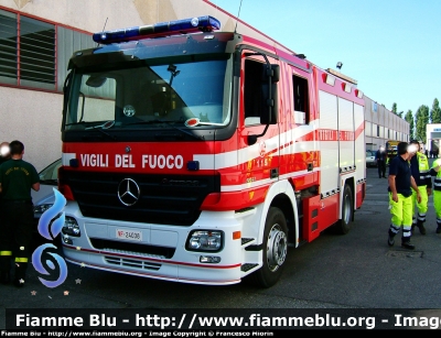 Mercedes-Benz Actros 1841 II serie
Vigili del Fuoco
Comando Provinciale di Brescia
Distaccamento Volontario Desenzano del Garda (BS)
AutoPompaSerbatoio allestimento Bai
Esemplare unico
VF 24038
Parole chiave: Mercedes-Benz Actros_1841_IIserie VF24038 Reas_2006