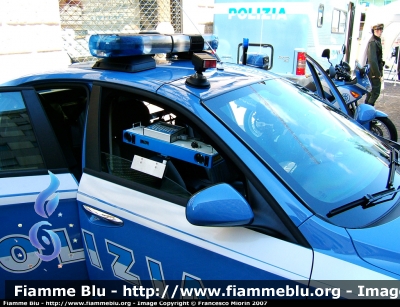 Alfa Romeo 159
Polizia di Stato
Squadra Volante
POLIZIA F6146
particolare delle attrezzature per il rilevamento della velocità
Parole chiave: Alfa-Romeo 159 POLIZIAF6146