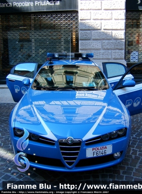 Alfa Romeo 159
Polizia di Stato
Squadra Volante
POLIZIA F6146
Parole chiave: Alfa-Romeo 159 POLIZIAF6146