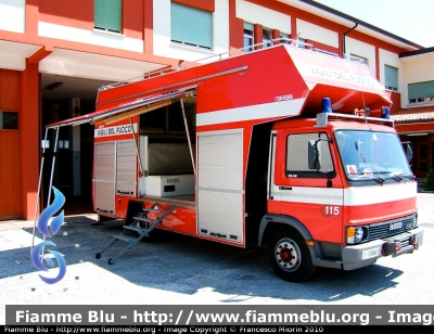 Iveco 95-14
Vigili del Fuoco
Comando Provinciale di Pordenone
Distaccamento di San Vito al Tagliamento (PN)
Polilogistico allestimento Baribbi
VF 15841
Parole chiave: Iveco 95-14 VF15841