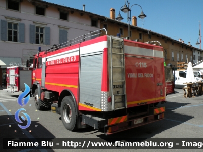 Iveco 190-26
Vigili del Fuoco
Comando Provinciale di Udine
Distaccamento Volontario Cividale del Friuli (UD)
AutoBottePompa allestimento Baribbi
VF 17252
Parole chiave: Iveco 190-26 VF17252