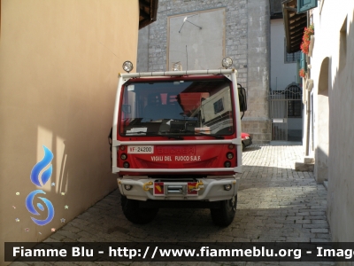 Bucher BU200 4x4
Vigili del Fuoco
Comando Provinciale di Udine
Nucleo Speleo Alpino Fluviale 
Allestimento Bucher Divisione Veicoli Speciali
VF 24200
Parole chiave: Bucher BU200_4x4 VF24200