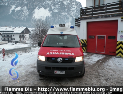 Volkswagen Transporter T5
Vigili del Fuoco
distaccamento Santo Stefano di Cadore (BL)
ambulanza in servizio per il SUEM 118 in tutto il territorio del Comelico e Sappada
Allestimento Bollanti Veicoli Sanitari
VF 25322
Parole chiave: Volkswagen_Transporter_T5 ambulanza VF25322 VVF_Santo_Stefano_Cadore_BL Bollanti