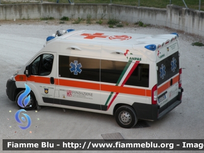 Fiat Ducato X250
PA Croce Gialla Recanati (MC)
Allestita Bollanti
Ambulanza 
- 19 -
Parole chiave: Fiat Ducato_X250 Ambulanza Bollanti