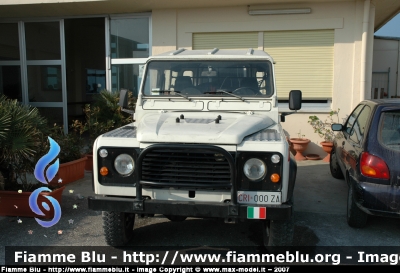 Land Rover Defender 90
Croce Rossa Italiana
Comitato Provinciale di Pisa
Delegazione del Litorale Pisano
notare i cartelli per il trasporto eccezionale e il numero di targa (la prima nuova targa)
CRI 000 ZA
Parole chiave: Land-Rover Defender_90 CRI000ZA