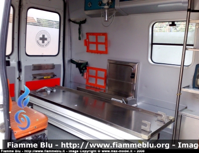 Fiat Ducato II serie
CRI Comitato Locale di Incisa Valdarno (FI)
interno vano sanitario
Parole chiave: Fiat Ducato_IIserie_MAXI CRI15139 Ambulanza CRI_Incisa Alessi&Becagli Neonatale