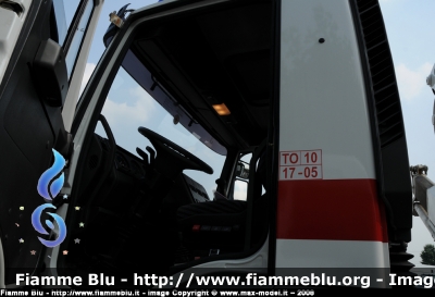 Iveco EuroTrakker 190E30
CRI Comitato Provinciale Torino
Colonna Mobile Provinciale n.17
interno cabina guida
Parole chiave: Iveco EuroTrakker_190E30 CRI15879 CRI_Torino