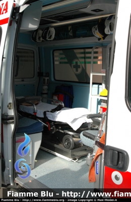 Renault Master III serie
CRI Comitato Loc. Rignano sull'Arno
Particolare Interno
Parole chiave: Renault Master_IIIserie Croce_Rossa Ambulanza Alessi_&_Becagli Rignano Toscana