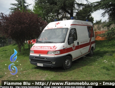 Fiat Ducato II serie
Croce Rossa Italiana
Comitato Locale Torviscosa (UD)
ambulanza allestita F.lli Mariani
parcheggiata al PMA del Campo di Collemaggio (AQ)
Parole chiave: fiat ducato_IIserie CRIA378C torviscosa udine sisma_abruzzo