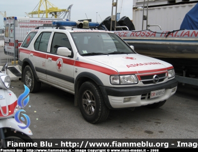 Opel Frontera I serie
CRI
Comitato Locale di Livorno
ambulanza allestita MAF
Parole chiave: Opel Frontera_Iserie CRIA931C ambulanza CRI_livorno MAF