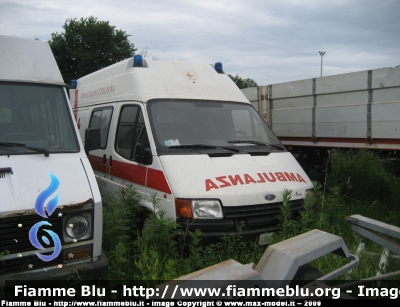 Ford Transit IV serie
Croce Rossa Italiana
Delegazione di Castelfranco di sotto
ambulanza allestita Alea
in attesa di alienazione al Provinciale di Pisa
Parole chiave: Ford Transit_IVserie Ambulanza CRI_Castelfranco Alea 