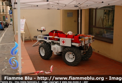 Motocarrello Fresia
CRI
Comitato Regionale Toscana
Attrezzato con barella rigida,ossigeno
usato nel periodo estivo nell'isola di Giannutri
Parole chiave: Fresia CRI_Toscana mostra_modellismo_bagnoaripoli2007