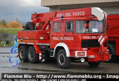 Fiat 697NP
Vigili del Fuoco
Comando Provinciale di Prato
AutoGru da 16 ton allestimento Cristanini
Esemplare con nuova livrea
VF 10646
Parole chiave: Fiat 697NP VF10646