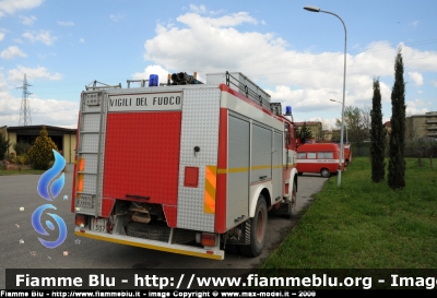 Iveco OM 160
Vigili del Fuoco
Comando Provinciale di Firenze-Indiano
AutoPompaSerbatoio allestimento Baribbi
VF 11307
Parole chiave: Iveco OM 160 VF11307