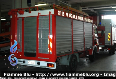 Iveco 60-10
Vigili del Fuoco
Comando Provinciale di Livorno
Polisoccorso allestimento Ravasini
VF 13428
Parole chiave: Iveco 60-10 VF13428