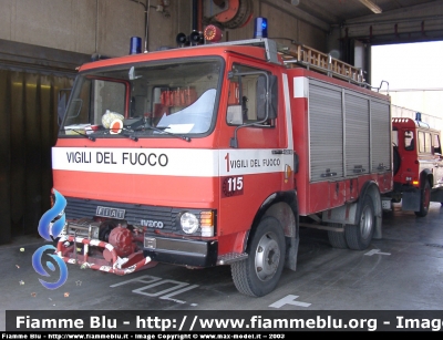 Iveco 60-10
Vigili del Fuoco
Comando Provinciale di Firenze
Allestimento Baribbi
VF 14026
radiato nel 2005
Parole chiave: Iveco 60-10 VF14026