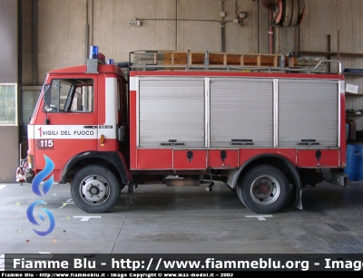 Iveco 60-10
Vigili del Fuoco
Comando Provinciale di Firenze
Allestimento Baribbi
VF 14026
radiato nel 2005
Parole chiave: Iveco 60-10 VF14026