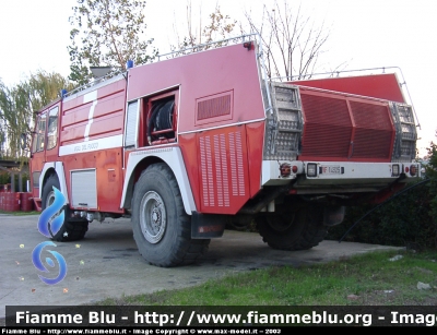 Perlini 605D Iguana
Vigili del Fuoco
Distaccamento Aeroportuale di Firenze Peretola
Accantonato in attesa di demolizione
Parole chiave: Perlini 605D_Iguana VF14325