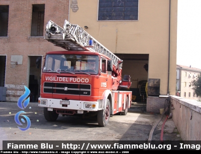 Fiat Iveco 160NC
Vigili del Fuoco
AS comando provinciale Siena
nuova livrea
Parole chiave: Fiat Iveco 160NC VF14418 VVF_Siena