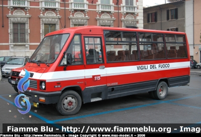 Iveco Daily 49-10 I serie
Vigili del Fuoco
Minibus comando provinciale Massa Carrara
Allestimento Calabrese
Parole chiave: Iveco Daily_49-10_Iserie VVF_Massa_Carrara VF16182