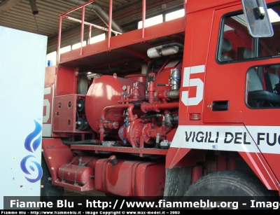 Sirmac Rampini 524D 4x4 Rambo
Vigili del Fuoco
Distaccamento Aeroporto Amerigo Vespucci di Firenze
Parole chiave: Sirmac Rampini 524D_4x4_Rambo VF16852