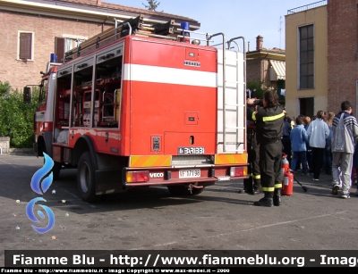 Iveco Zeta 65-12
Vigili del Fuoco
Comando Provinciale di Siena
Polisoccorso allestimento Baribbi
VF 17198
Parole chiave: Iveco Zeta_65-12 VF17198