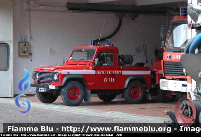 Land Rover Defender 90
VVF Firenze
Modulo Antincendio Boschivo
Parole chiave: Land_Rover Defender_90 VF21044 VF_Firenze Antincendio