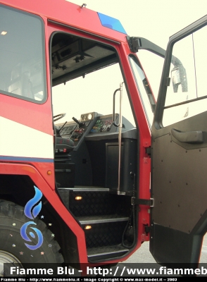 Iveco Magirus Dragon X6 I serie
Vigili del Fuoco
Comando Provinciale di Firenze
Distaccamento Aeroportuale "Amerigo Vespucci"
VF 21322
Parole chiave: Iveco-Magirus Dragon_X6_Iserie VF21322