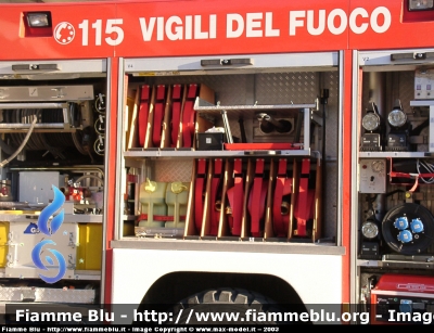 Iveco Grizzly 140E24 4x4 I serie
Vigili del Fuoco
Comando Provinciale di Firenze
Distaccamento di Firenze Sud Indiano (FI)
AutoPompaSerbatoio allestimento Iveco-Magirus
Vani laterali destra
VF 21943
Parole chiave: Iveco Grizzly_140E24_4x4_Iserie VF21943