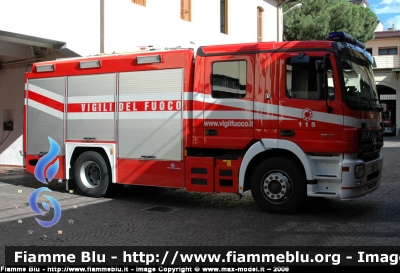 Mercedes-Benz Actros 1841 II serie
Vigili del Fuoco
Comando Provinciale di Firenze
AutoPompaSerbatoio
VF 22607
Parole chiave: Mercedes-Benz Actros_1841_IIserie VF22607