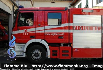 Mercedes-Benz Actros 1841 II serie
Vigili del Fuoco
Comando Provinciale di Firenze
AutoPompaSerbatoio
VF 22607
Parole chiave: Mercedes-Benz Actros_1841_IIserie VF22607