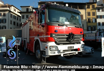 Mercedes-Benz Actros 1832 II serie
Vigili del Fuoco
Comando Provinciale di Firenze
Distaccamento di Firenze Ovest "Indiano"
AutoPompaSerbatoio bimodale (strada-rotaia)
In esposizione all'esercitazione Arnus 2006, ancora senza targa
Parole chiave: Mercedes-Benz Actros_1832_IIserie VF24125 Arnus_2006