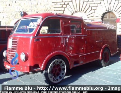 Fiat 642N
Vigili del Fuoco
Museo di Mantova
Carrozzeria Bergomi
Anno 1950
VF 3536
Parole chiave: Fiat 642N VF3536