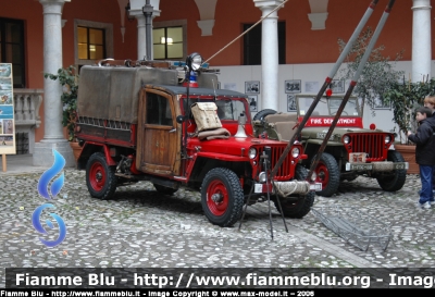 Jeep Willys
Vigili del Fuoco 
Gruppo Storico di Firenze
Periodo 1942-1944 passo lungo con carrucola
VF 5724
Parole chiave: Jeep Willys VF5724 Fuoristrada Gruppo_storico_di_Firenze