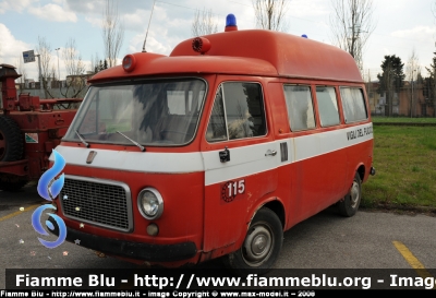 Fiat 238 I Serie
Vigili del Fuoco
Gruppo Storico di Firenze
VF 9926
Parole chiave: Fiat 238_ISerie VF9926 VVF_gruppo_storico_Firenze Ambulanza