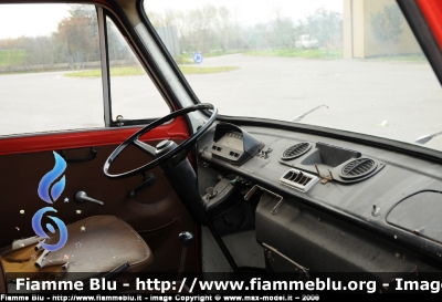 Fiat 238 I Serie
Vigili del Fuoco
Gruppo Storico di Firenze
VF 9926

Parole chiave: Fiat 238 VF9926 Gruppo_storico_Firenze Ambulanza