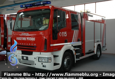 Iveco EuroCargo SuperCity 120E24 II serie
Vigili del Fuoco
AutoPompaSerbatoio allestimento Iveco-Magirus
in esposizione al Reas 2006
Parole chiave: Iveco EuroCargo_SuperCity_120E24_IIserie Reas_2006