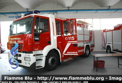 Iveco Stralis AF190S40 I serie
Vigili del Fuoco
AutoPompaSerbatoio
Parole chiave: Iveco Stralis_AF190S40_Iserie Reas_2006