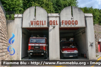 Iveco PC80-17
Vigili del Fuoco
Unione Distrettuale di Trento
Corpo Volontario di Segonzano (TN)
allestito Fulmix
VF C67 TN
Parole chiave: Iveco PC80-17 VFC67TN