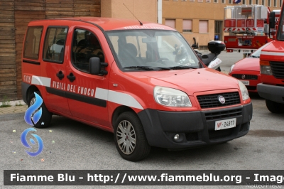 Fiat Doblò II serie
Vigili del Fuoco
Comando Provinciale di Roma
SCA - Scuole Centrali Antincendio
di Roma Capannelle
VF 24877
Parole chiave: Fiat Doblò_IIserie VF24877