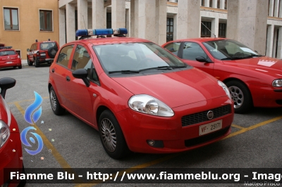 Fiat Grande Punto
Vigili del Fuoco
Comando Provinciale di Roma
VF 25171
Parole chiave: Fiat Grande_Punto VF25171