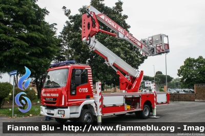 Iveco EuroCargo 110EL22 III serie
Vigili del Fuoco
Comando Provinciale di Roma
Piattaforme aeree ribassate 
da 30 metri di sviluppo massimo
Allestimento Multitel-Pagliero
VF 27554
Parole chiave: Iveco EuroCargo_110EL22_IIIserie VF27554