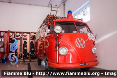 Volkswagen Transporter T1
Vigili del Fuoco
Unione Distrettuale Bolzano
Bezirksverband Bozen
Corpo Volontario di Vilpiano
Freiwillige Feuerwehr Vilpian
38960 BZ
Parole chiave: Volkswagen Transporter_T1 38960BZ