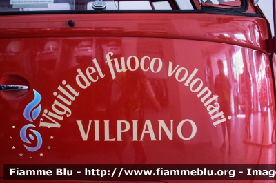 Volkswagen Transporter T1
Vigili del Fuoco
Unione Distrettuale Bolzano
Bezirksverband Bozen
Corpo Volontario di Vilpiano
Freiwillige Feuerwehr Vilpian
38960 BZ
Parole chiave: Volkswagen Transporter_T1 38960BZ