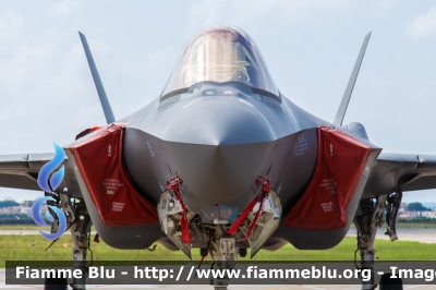 F-35B Lightining II
Aeronautica Militare Italiana
32° Stormo
32-13
Parole chiave: F-35B Lightining_II AM32_13