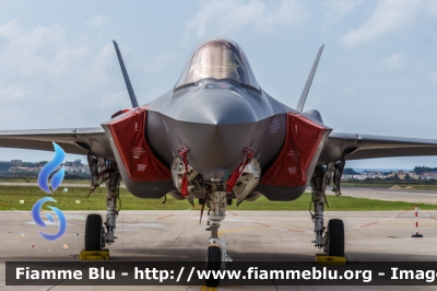 F-35B Lightining II
Aeronautica Militare Italiana
32° Stormo
32-13
Parole chiave: F-35B Lightining_II AM32_13